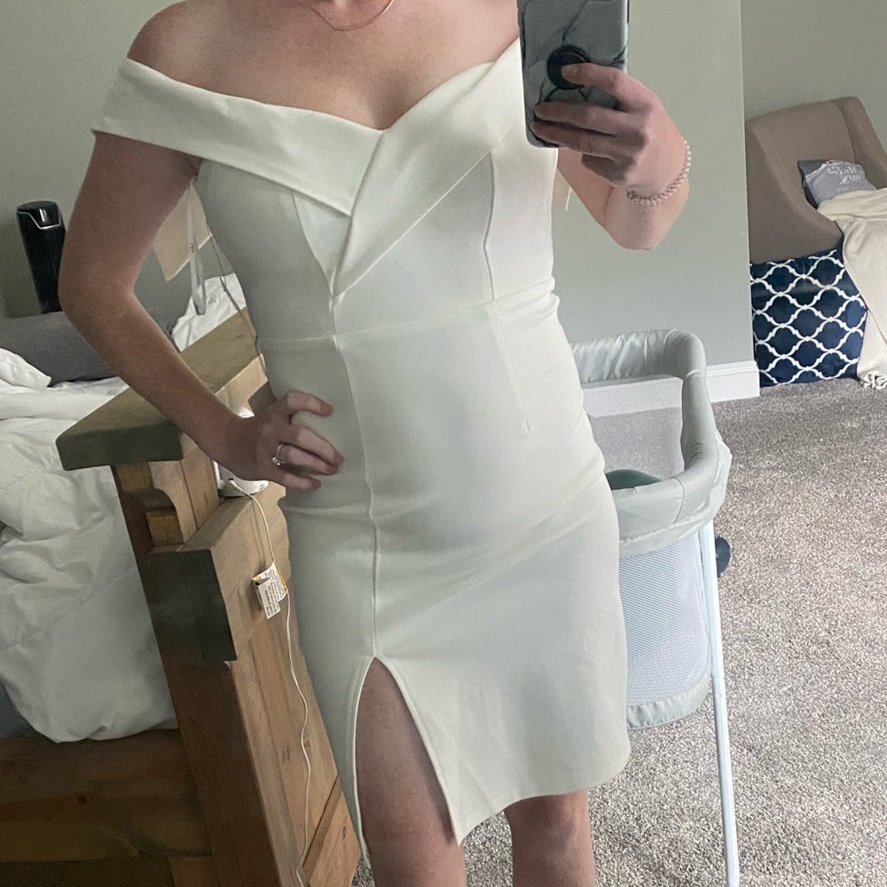 Lulu’s classic glam off-the-shoulder bodycon dress